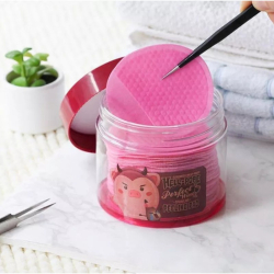 Очищувальні пілінг-педи на основі червоного вина Elizavecca Milky Piggy Hell-Pore Perfect Wine Sparkling Peeling Pad фото 3