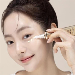 Крем для шкіри навколо очей із колагеном AHC Premier Ampoule In Eye Cream Collagen T4 фото 4