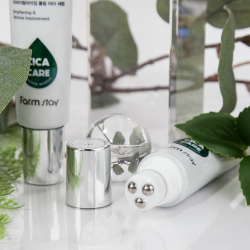 Сыворотка-роллер с центеллой азиатской для кожи вокруг глаз FarmStay Cica Farm Revitalizing Rolling Eye Serum фото 3