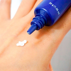 Пептидний крем для очей Petitfee Pep-Tightening Eye Cream фото 3