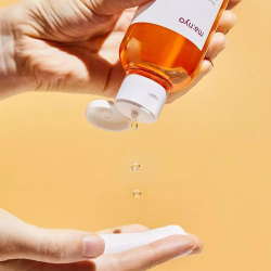 Тонер освітлюючий з галактомісісом і вітамінним комплексом Manyo Galac Whitening Vita Toner фото 4