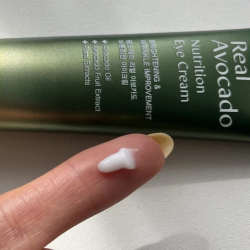 Крем для очей з маслом авокадо FarmStay Real Avocado Nutrition Eye Cream фото 3