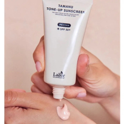Сонцезахисний крем для рівного тону шкіри Lador Tamanu Tone-up Sunscreen SPF 50+ PA++++ фото 3