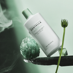 Легке сонцезахисне молочко SKIN1004 Madagascar Centella Tea-Trica Soothing Sun Milk SPF50+ PA++++ фото 2