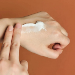 Обогатительный крем с центелой и пробиотиками SKIN1004 Madagascar Centella Probio-Cica Enrich Cream фото 2