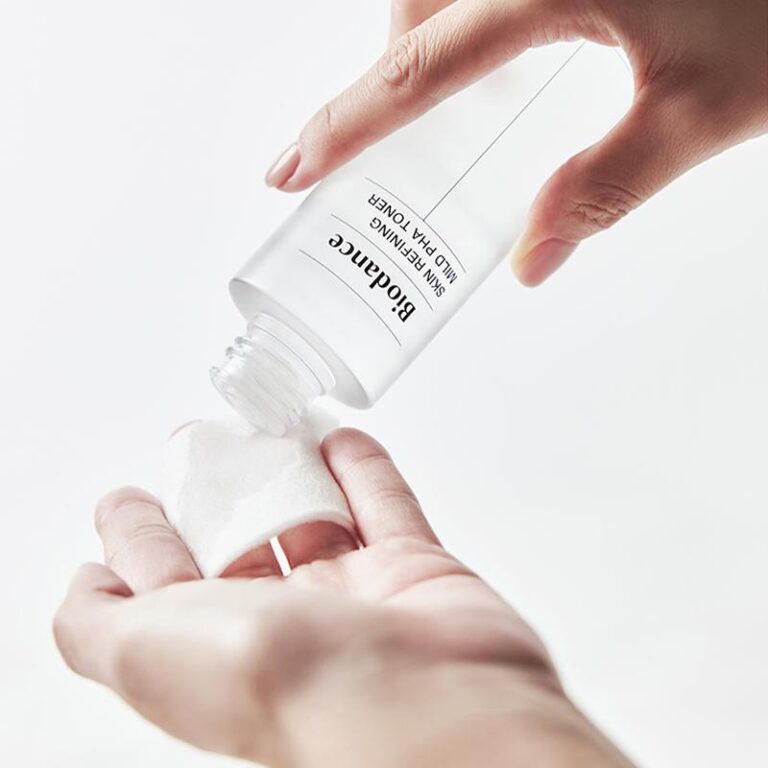 Зміцнювальний тонер з PHA-кислотою Biodance Skin Refining Mild PHA Toner фото 3