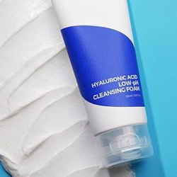Пінка для вмивання з низьким рівнем pH Isntree Hyaluronic Acid Low pH Cleansing Foam фото 3