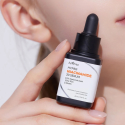 Сироватка освітлювальна з ніацинамідом 20% Isntree Hyper Niacinamide 20 Serum фото 3
