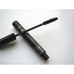 Класична чорна туш відмінно фарбує вії Missha The Style 4D Mascara фото 3