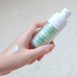 Антивікова есенція для обличчя з ретинолом VT Cosmetics Cica Reti-A Essence 0.1 фото 3